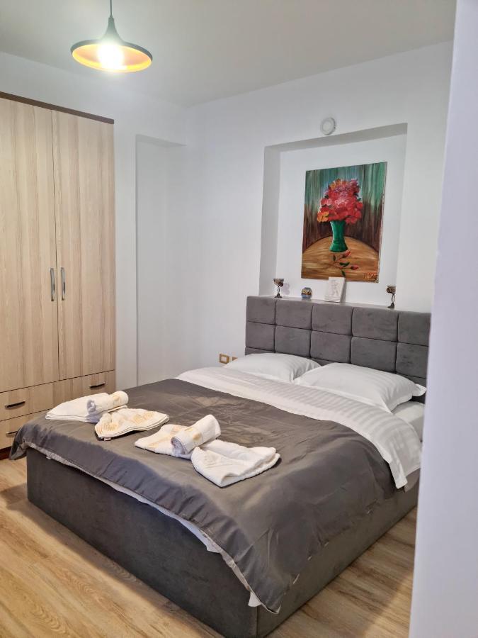 Cozy Apartment In City Center Tirana Exterior photo